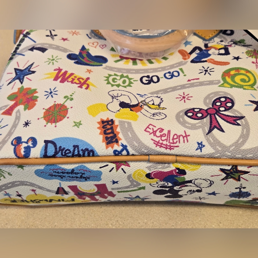 Run Disney Dooney & Bourke 2014 Walt Disney World Marathon Crossbody Purse Nwt - Picture 8 of 16